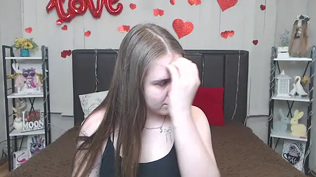 LauraHlot online show from May 23, 2026, 6:07 pm