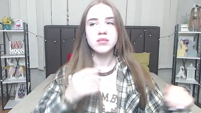 LauraHlot online show from October 19, 2025, 5:54 am