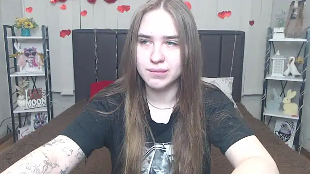 LauraHlot online show from May 14, 2026, 5:32 pm