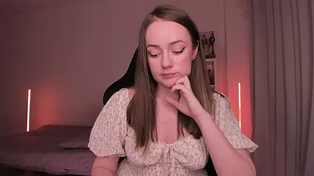 WalkingGirl online show from January 26, 2025, 8:23 pm