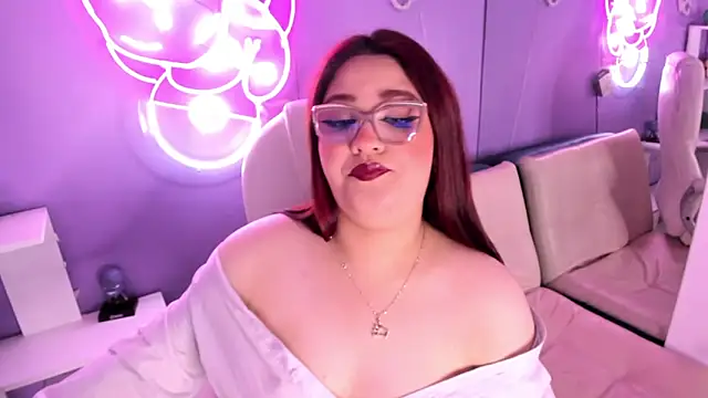 Camiila Osorio online show from November 7, 2025, 7:18 pm