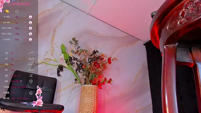 Snapshot of Karla-Ebony chatting on September 24, 2025, 1:28 pm Karla-Ebony online show from September 24, 2025, 1:28 pm