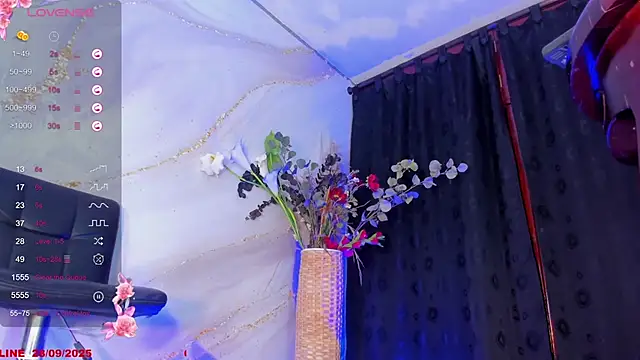 Snapshot of Karla-Ebony chatting on September 28, 2025, 1:40 pm Karla-Ebony online show from September 28, 2025, 1:40 pm