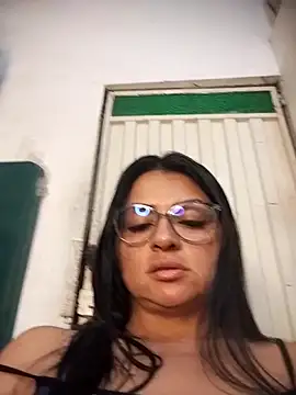 Linda Lars online show from November 9, 2025, 4:27 am