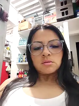 Linda Lars online show from October 27, 2025, 2:12 am