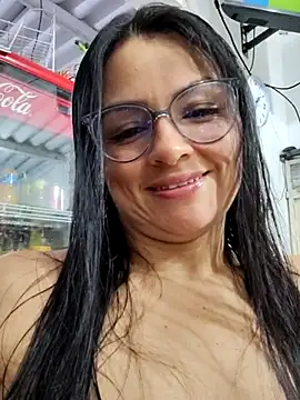 Linda Lars online show from April 6, 2026, 3:46 am