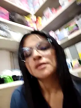 Linda Lars online show from November 22, 2025, 1:48 am