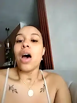 Snapshot of MarieLeon chatting on December 26, 2024, 10:09 pm MarieLeon online show from December 26, 2024, 10:09 pm