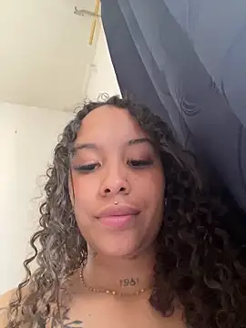 Snapshot of MarieLeon chatting on October 3, 2025, 9:49 pm MarieLeon online show from October 3, 2025, 9:49 pm