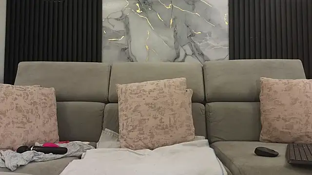 anellejones online show from March 16, 2026, 7:38 pm