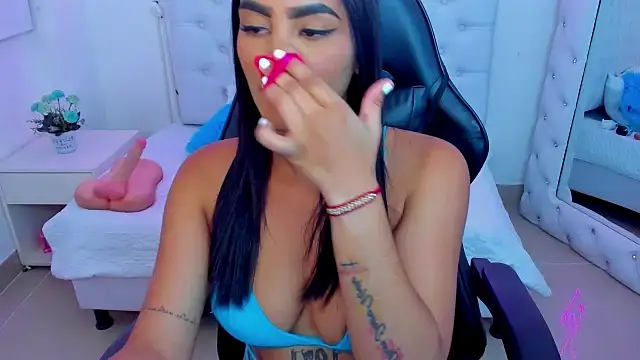 silvana  miller online show from February 17, 2025, 7:12 pm