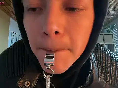 ccamilo-andress online show from January 9, 2026, 3:19 pm