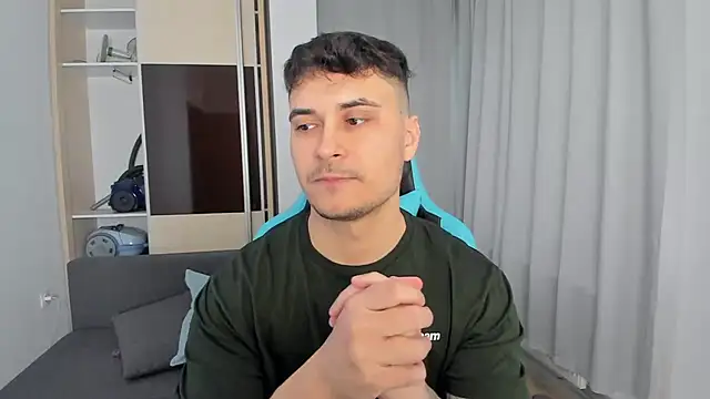 Snapshot of MatMalonne chatting on February 5, 2026, 9:49 am MatMalonne online show from February 5, 2026, 9:49 am