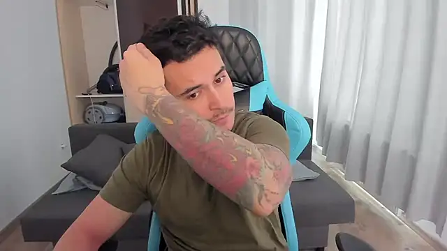 Snapshot of MatMalonne chatting on January 13, 2026, 8:51 am MatMalonne online show from January 13, 2026, 8:51 am