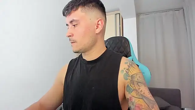 Snapshot of MatMalonne chatting on February 15, 2026, 1:54 pm MatMalonne online show from February 15, 2026, 1:54 pm