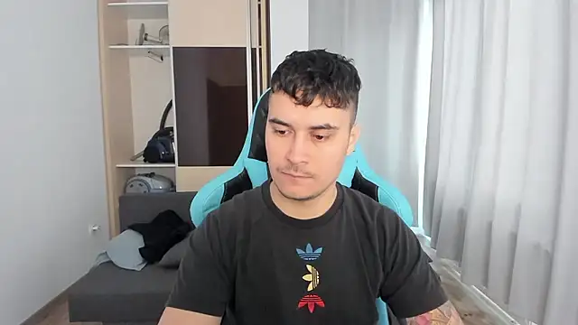 Snapshot of MatMalonne chatting on January 15, 2026, 7:01 am MatMalonne online show from January 15, 2026, 7:01 am