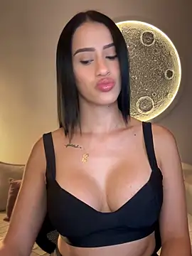 SarahhSmitth1 online show from February 5, 2026, 12:06 am