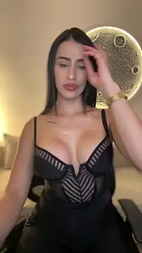 SarahhSmitth1 online show from February 19, 2026, 9:23 pm