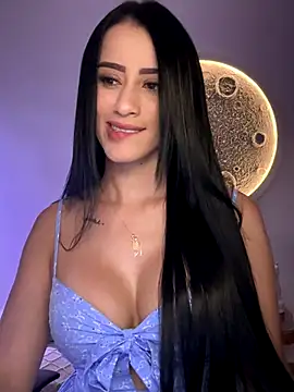 Snapshot of SarahhSmitth1 chatting on December 15, 2025, 9:09 pm SarahhSmitth1 online show from December 15, 2025, 9:09 pm