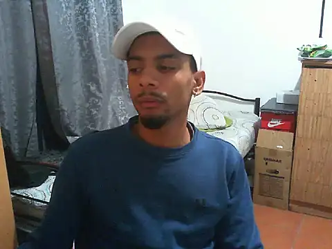 Snapshot of 29YOURZ_28_ chatting on September 25, 2025, 5:30 pm 29YOURZ 28 online show from September 25, 2025, 5:30 pm