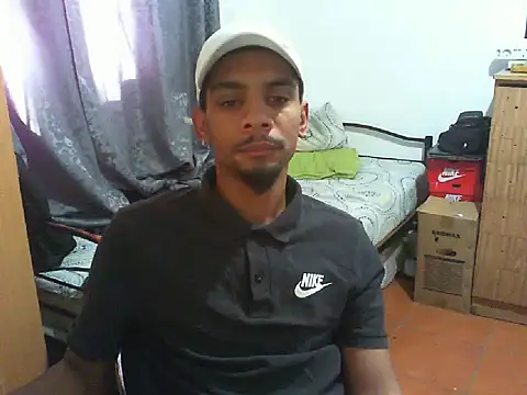 Snapshot of 29YOURZ_28_ chatting on October 10, 2025, 1:12 pm 29YOURZ 28 online show from October 10, 2025, 1:12 pm