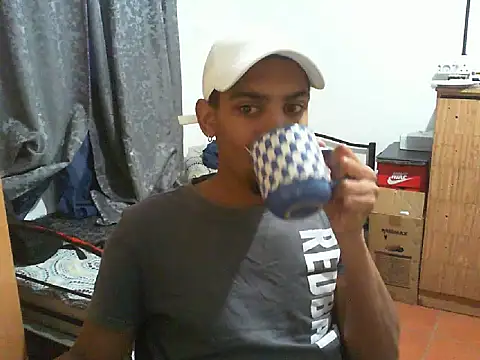 Snapshot of 29YOURZ_28_ chatting on September 25, 2025, 5:13 am 29YOURZ 28 online show from September 25, 2025, 5:13 am