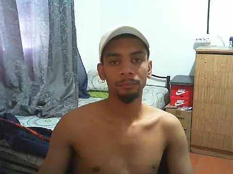 Snapshot of 29YOURZ_28_ chatting on November 18, 2025, 11:46 am 29YOURZ 28 online show from November 18, 2025, 11:46 am