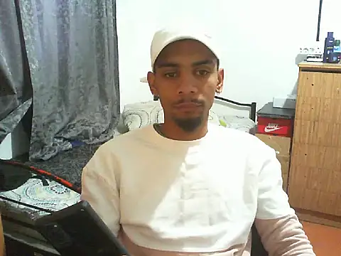 Snapshot of 29YOURZ_28_ chatting on September 23, 2025, 8:43 am 29YOURZ 28 online show from September 23, 2025, 8:43 am