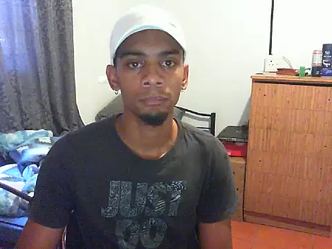 Snapshot of 29YOURZ_28_ chatting on March 17, 2025, 10:38 am 29YOURZ 28 online show from March 17, 2025, 10:38 am