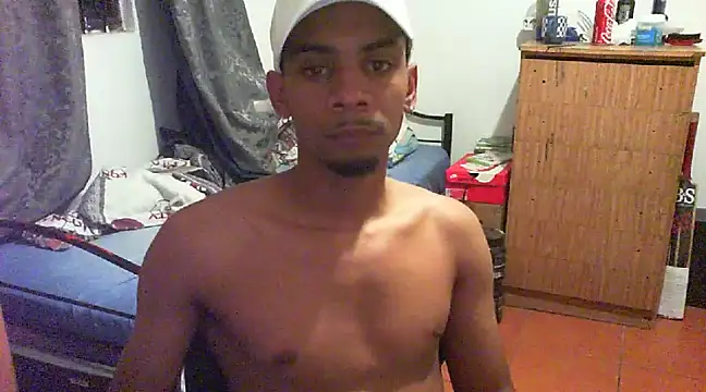 Snapshot of 29YOURZ_28_ chatting on February 10, 2025, 7:07 pm 29YOURZ 28 online show from February 10, 2025, 7:07 pm