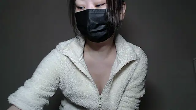 Snapshot of Hika-Channel chatting on December 14, 2025, 10:32 am Hika-Channel online show from December 14, 2025, 10:32 am