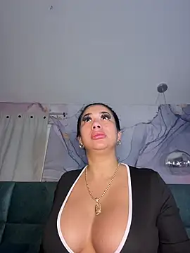 Snapshot of kiim_taaylor chatting on January 11, 2026, 2:51 am kiim taaylor online show from January 11, 2026, 2:51 am