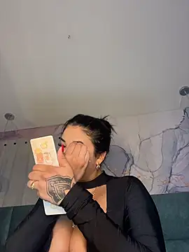 Snapshot of kiim_taaylor chatting on December 1, 2025, 11:33 am kiim taaylor online show from December 1, 2025, 11:33 am