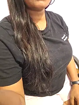 Snapshot of N-Natasha chatting on November 21, 2025, 12:26 pm N-Natasha online show from November 21, 2025, 12:26 pm