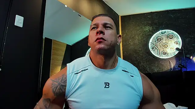 Snapshot of MassimoWalton2 chatting on January 9, 2025, 5:44 am MassimoWalton2 online show from January 9, 2025, 5:44 am