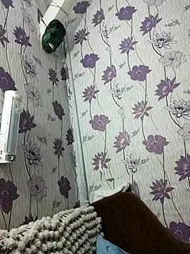 Snapshot of SweetLeila40 chatting on February 24, 2025, 11:52 pm SweetLeila40 online show from February 24, 2025, 11:52 pm