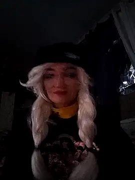 SweetLeila40 online show from February 3, 2026, 8:03 pm