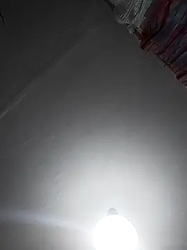 SweetLeila40 online show from April 8, 2026, 5:36 pm