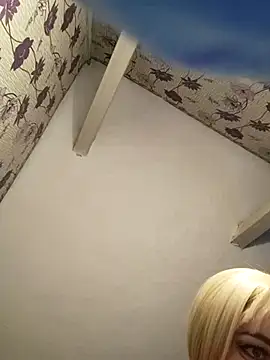 Snapshot of SweetLeila40 chatting on March 7, 2025, 10:21 pm SweetLeila40 online show from March 7, 2025, 10:21 pm