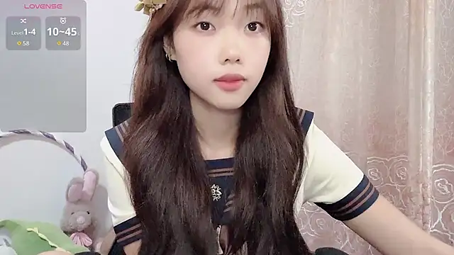 Lvy--v online show from November 17, 2025, 9:30 pm