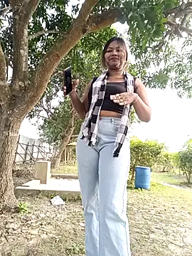 Snapshot of Hot_Urvi chatting on December 19, 2025, 7:11 am Hot Urvi online show from December 19, 2025, 7:11 am