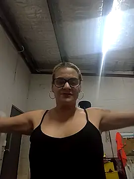 llASHll online show from November 19, 2025, 2:44 am