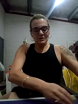 llASHll online show from November 23, 2025, 3:33 pm