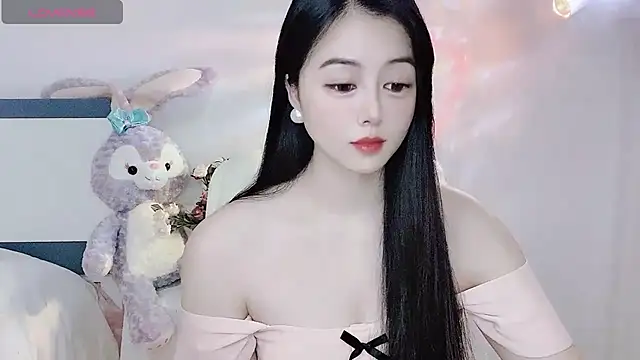 Snapshot of Lydia_170 chatting on January 4, 2025, 12:27 am Lydia 170 online show from January 4, 2025, 12:27 am