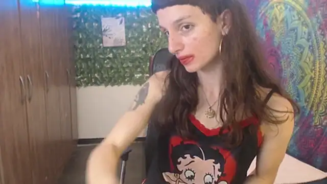 Snapshot of BurningVenus12 chatting on October 24, 2025, 1:21 pm BurningVenus12 online show from October 24, 2025, 1:21 pm