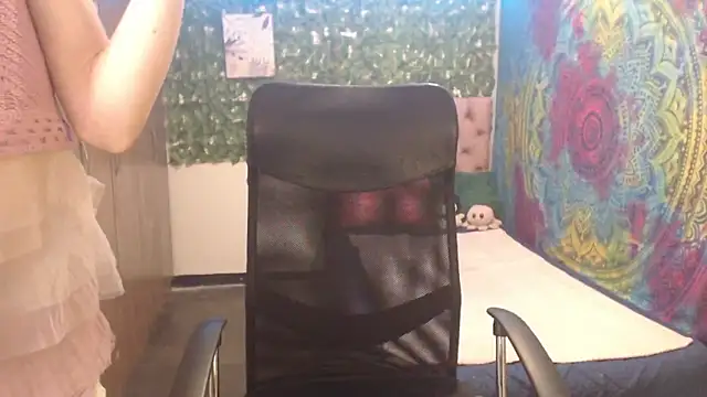 Snapshot of BurningVenus12 chatting on November 21, 2025, 5:06 am BurningVenus12 online show from November 21, 2025, 5:06 am