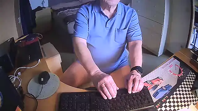 Snapshot of pong_mod_55 chatting on February 3, 2025, 2:13 pm pong mod 55 online show from February 3, 2025, 2:13 pm