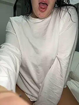 Snapshot of lilylush24 chatting on March 15, 2025, 1:29 pm lilylush24 online show from March 15, 2025, 1:29 pm