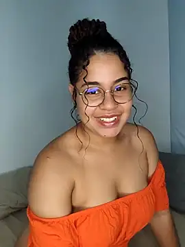 Snapshot of VitoriaFernandes chatting on March 4, 2025, 2:49 am VitoriaFernandes online show from March 4, 2025, 2:49 am