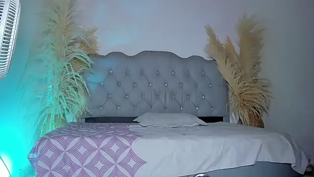 Snapshot of Tahiraa_ chatting on February 25, 2026, 1:22 pm Tahiraa online show from February 25, 2026, 1:22 pm